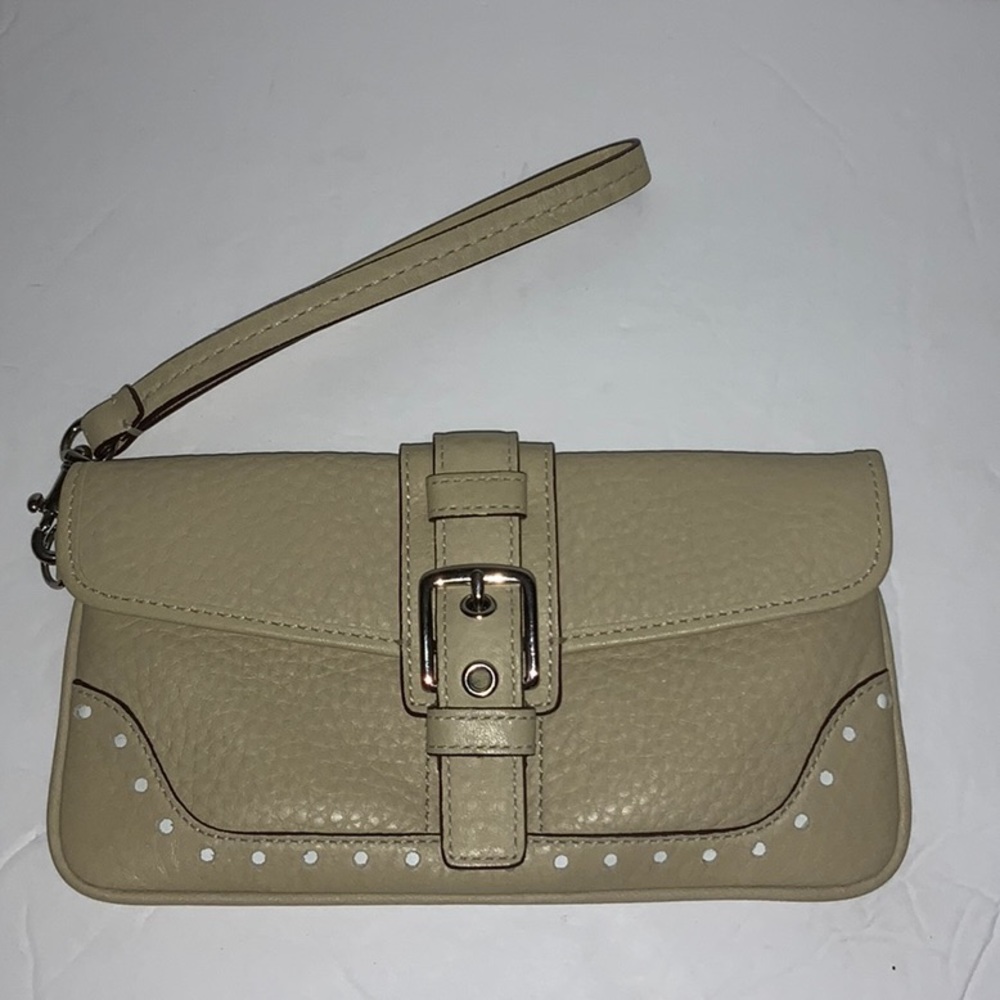 VINTAGE COACH CREAM WRISTLET